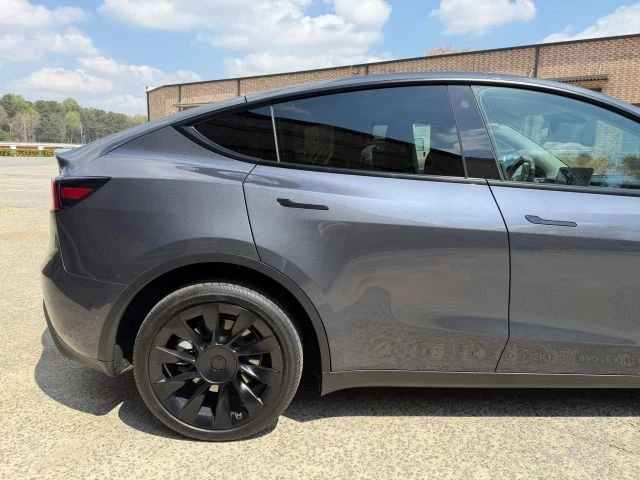 2022 Tesla Model Y - Image 9 of 25