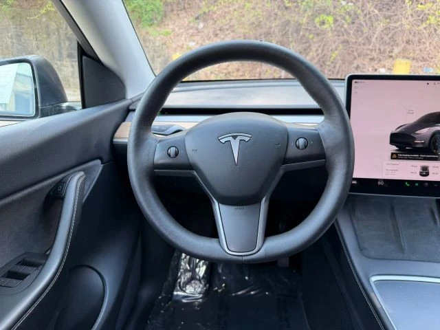 2022 Tesla Model Y - Image 14 of 25
