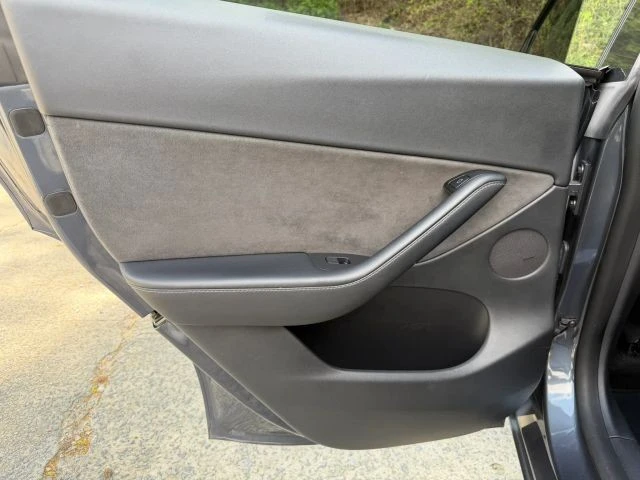 2022 Tesla Model Y - Image 20 of 25