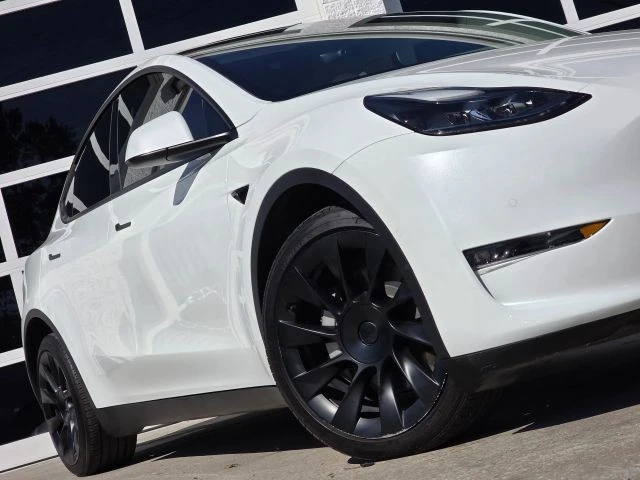 2022 Tesla Model Y - Image 9 of 21