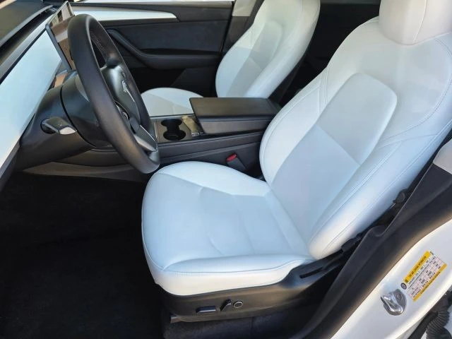 2022 Tesla Model Y - Image 17 of 21