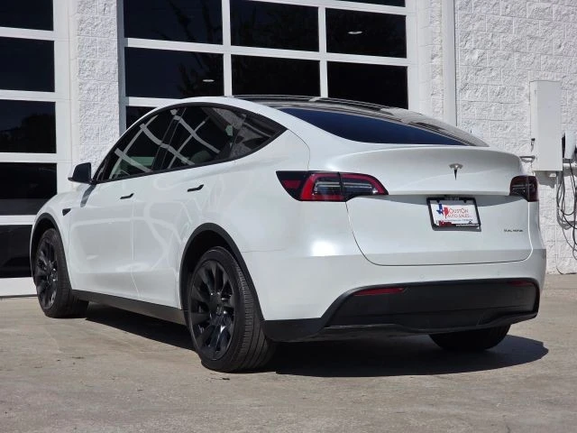 2022 Tesla Model Y - Image 8 of 21