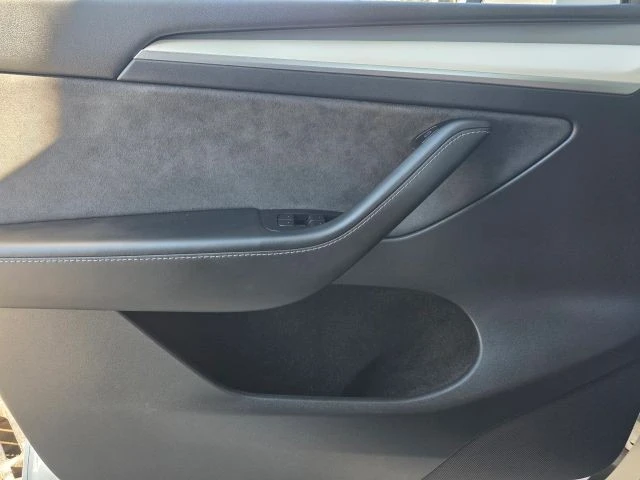 2022 Tesla Model Y - Image 18 of 21