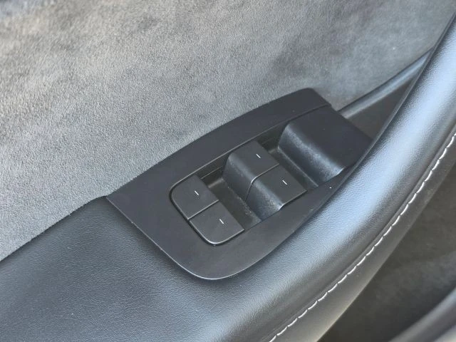 2022 Tesla Model Y - Image 19 of 21