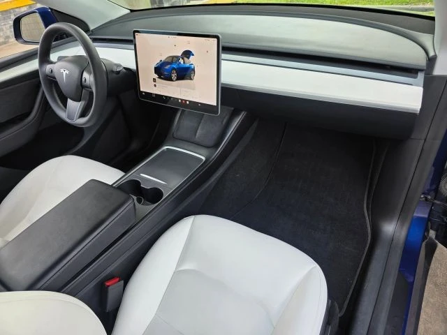 2022 Tesla Model Y - Image 27 of 31