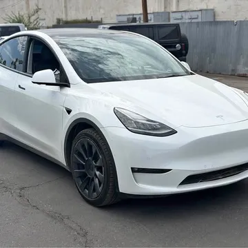 2022 Tesla Model Y Long Range Sport Utility 4D