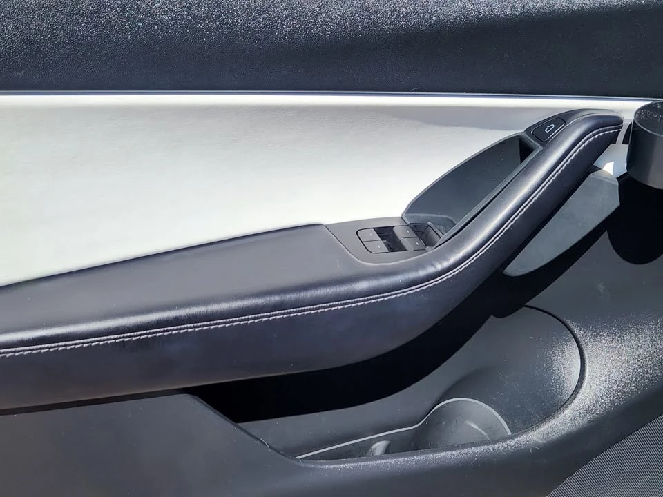 2022 Tesla Model Y Performance - Image 9 of 20
