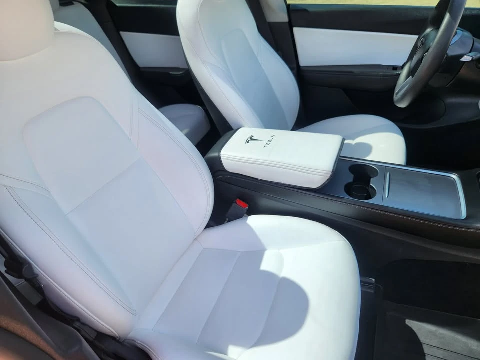 2022 Tesla Model Y Performance - Image 17 of 20
