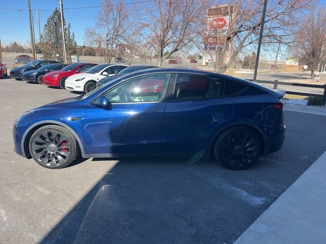 2022 Tesla Model Y Performance - Image 4 of 21