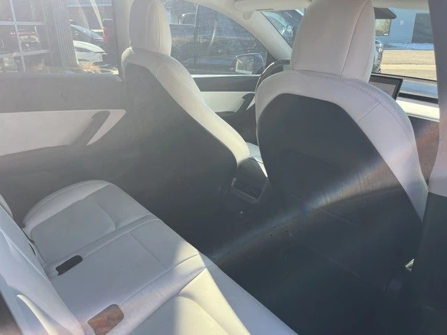 2022 Tesla Model Y Performance - Image 18 of 21