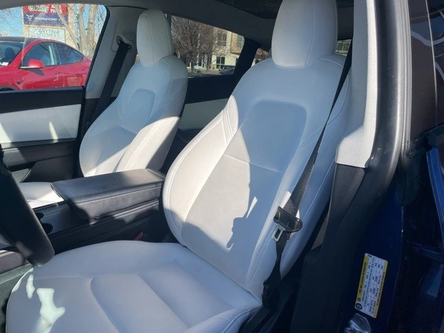2022 Tesla Model Y Performance - Image 10 of 21
