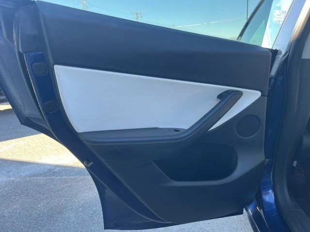 2022 Tesla Model Y Performance - Image 13 of 21
