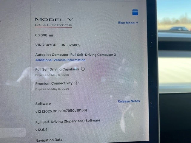 2022 Tesla Model Y Performance - Image 11 of 21