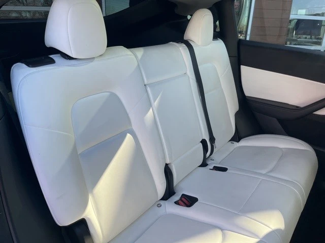 2022 Tesla Model Y Performance - Image 19 of 21