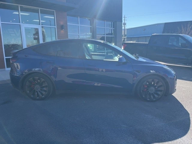 2022 Tesla Model Y Performance - Image 8 of 21