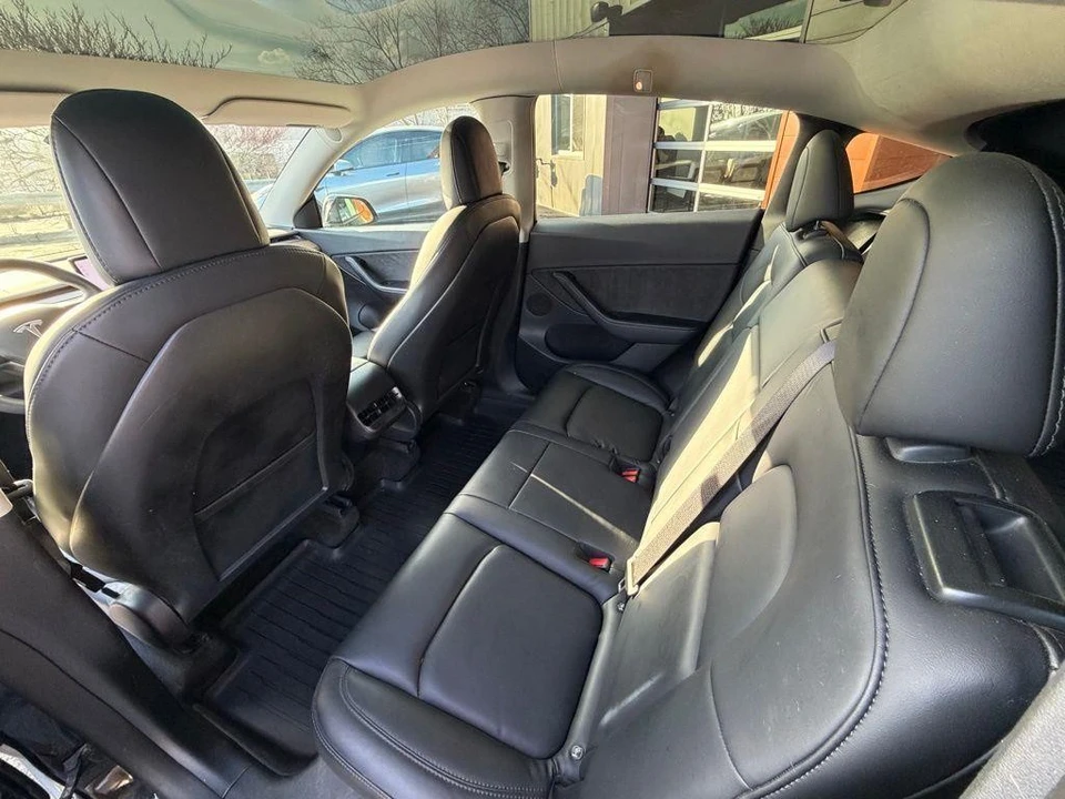 2022 Tesla Model Y Performance - Image 10 of 16