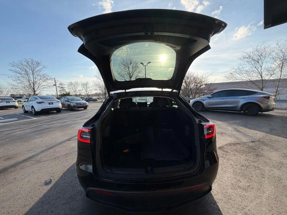 2022 Tesla Model Y Performance - Image 6 of 16