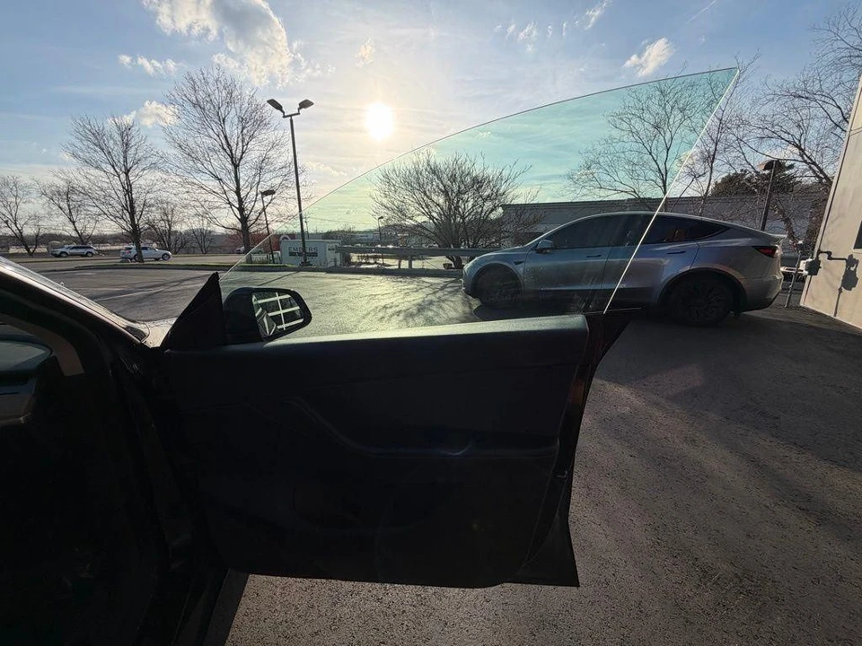 2022 Tesla Model Y Performance - Image 11 of 16