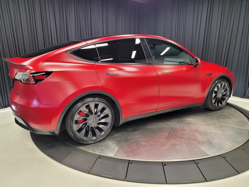 2022 Tesla Model Y Performance - Image 11 of 12