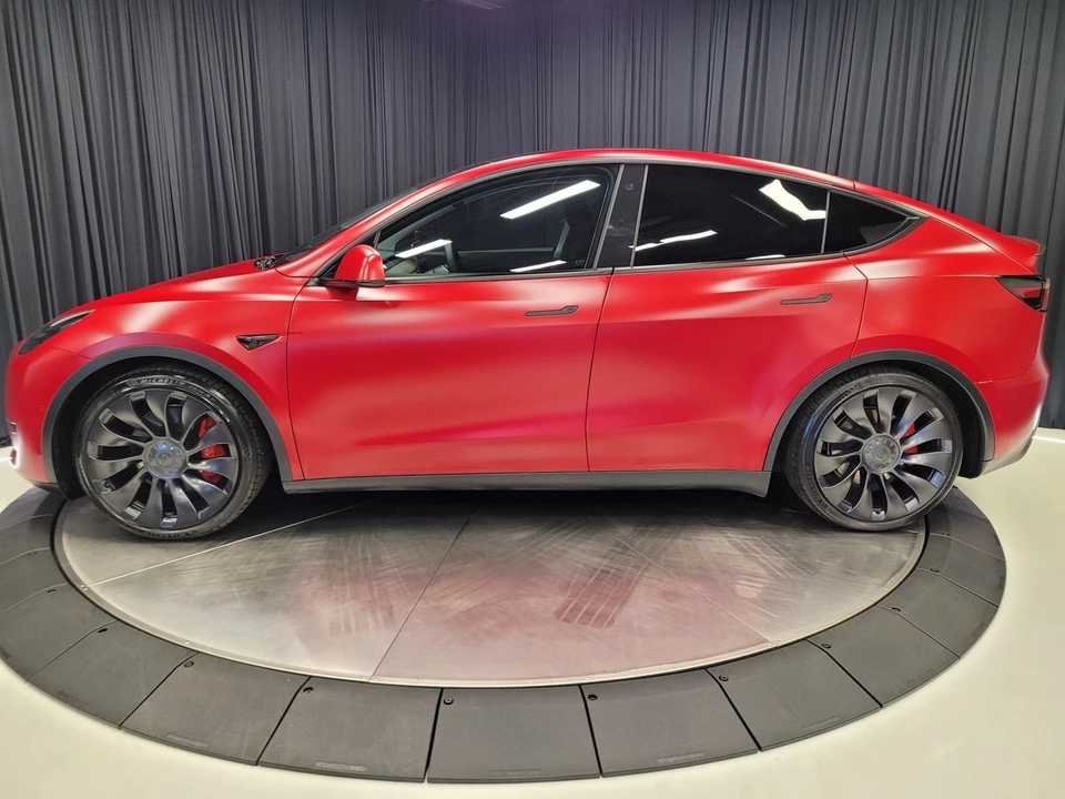 2022 Tesla Model Y Performance - Image 8 of 12
