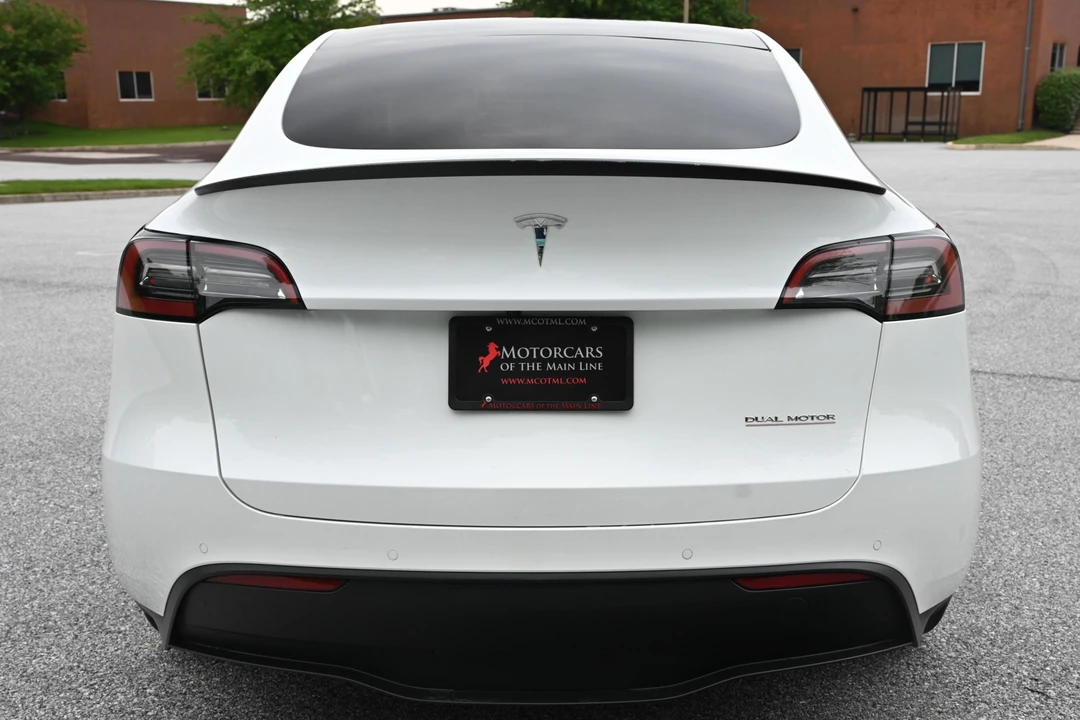 2022 Tesla Model Y Performance - Image 5 of 31