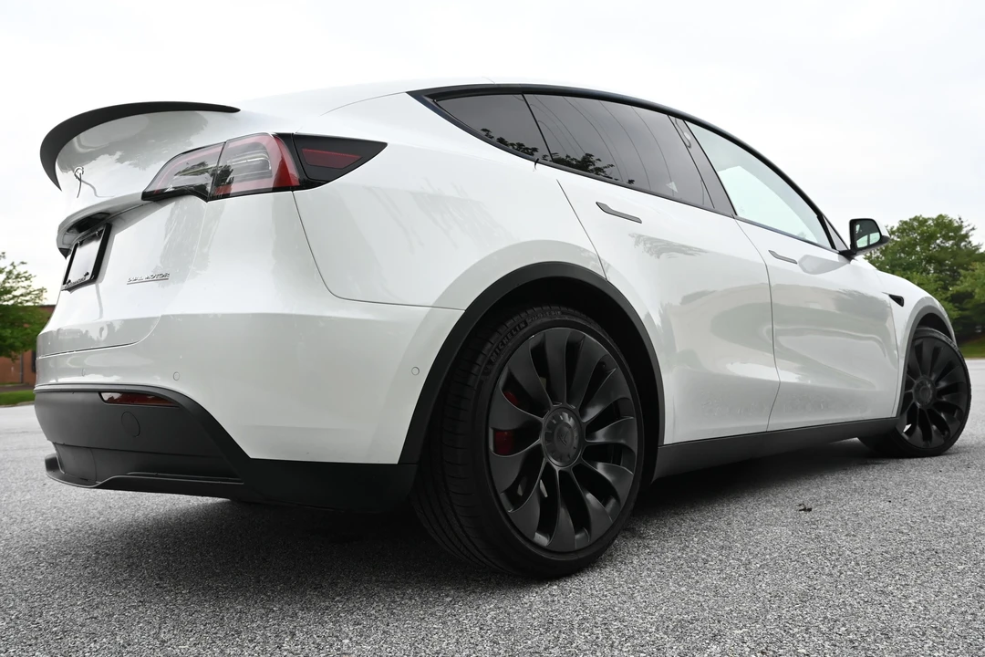 2022 Tesla Model Y Performance - Image 4 of 31