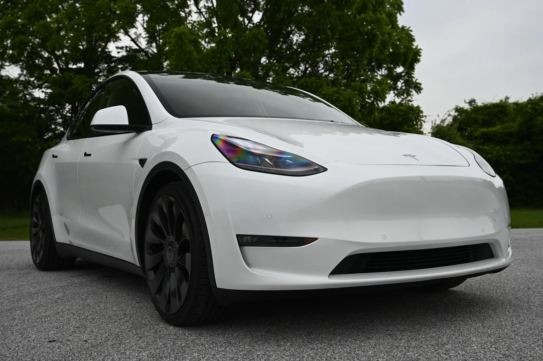 2022 Tesla Model Y Performance - Image 24 of 31