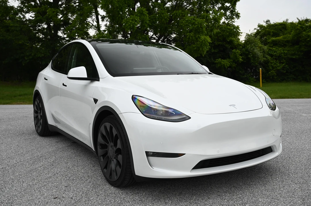 2022 Tesla Model Y Performance - Image 25 of 31