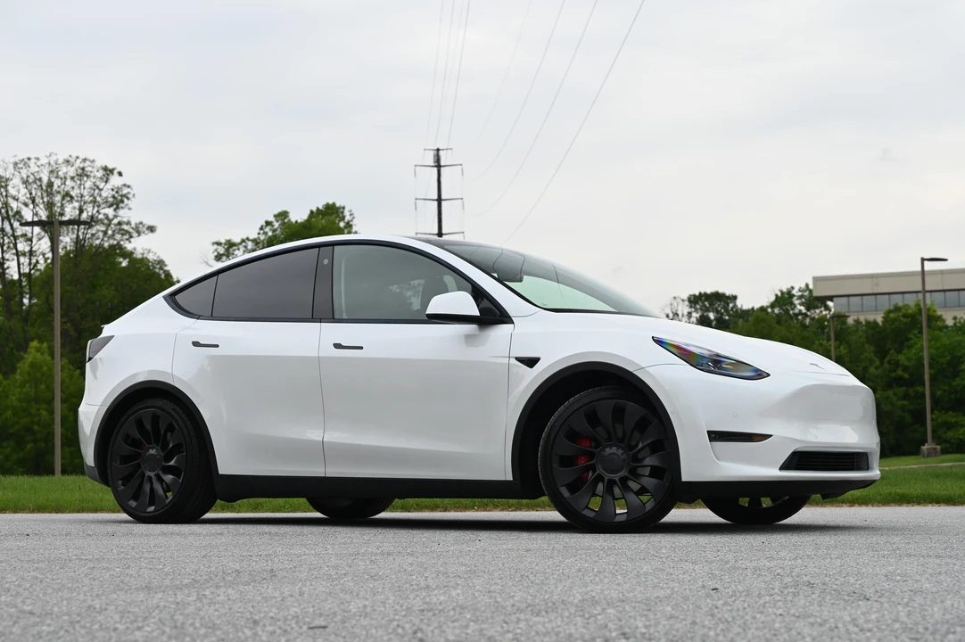 2022 Tesla Model Y Performance - Image 20 of 31