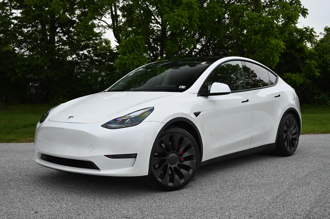 2022 Tesla Model Y Performance - Image 8 of 31