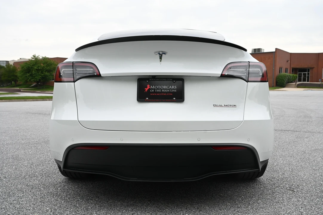2022 Tesla Model Y Performance - Image 14 of 31