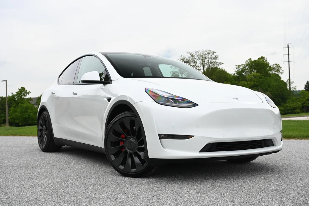 2022 Tesla Model Y Performance - Image 22 of 31