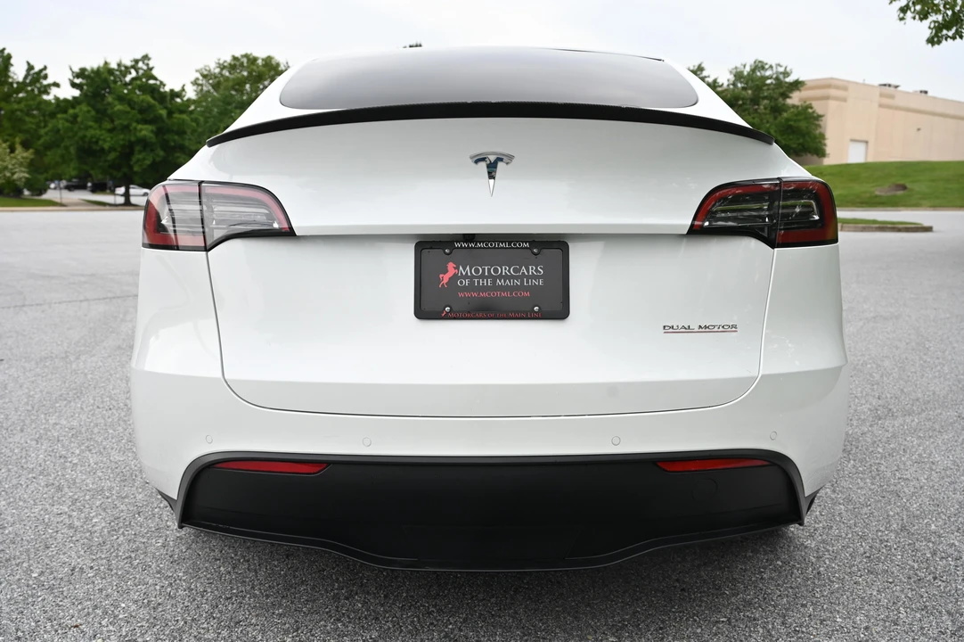 2022 Tesla Model Y Performance - Image 15 of 31