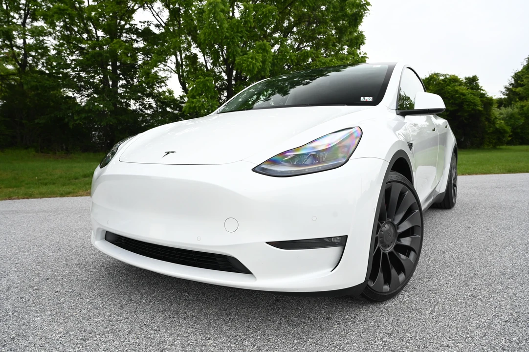 2022 Tesla Model Y Performance - Image 7 of 31