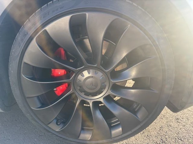 2022 Tesla Model Y Performance - Image 10 of 21