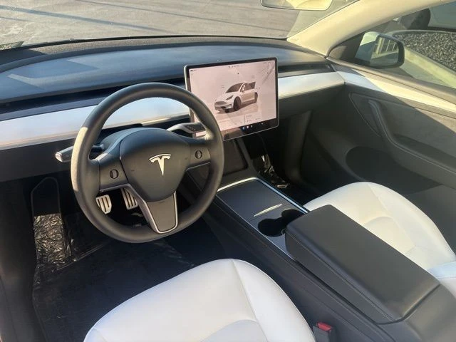 2022 Tesla Model Y Performance - Image 13 of 21