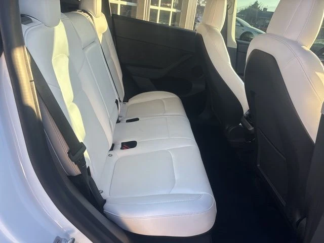 2022 Tesla Model Y Performance - Image 19 of 21