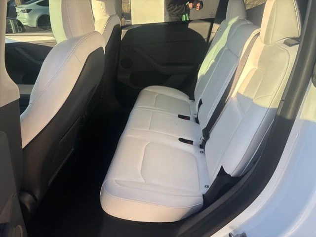2022 Tesla Model Y Performance - Image 15 of 21