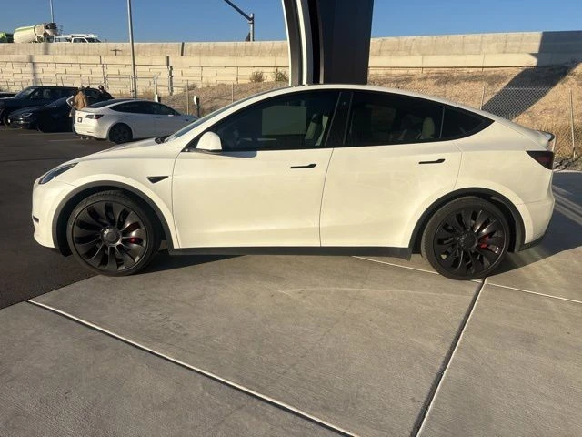 2022 Tesla Model Y Performance - Image 5 of 21