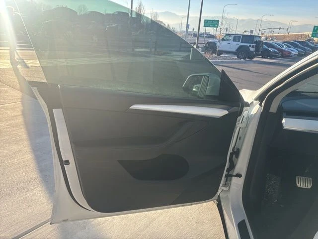 2022 Tesla Model Y Performance - Image 11 of 21