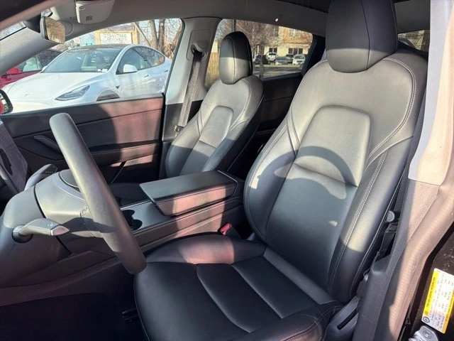 2022 Tesla Model Y Performance - Image 12 of 21