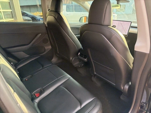 2022 Tesla Model Y Performance - Image 18 of 21