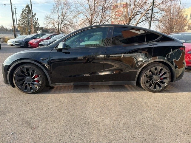 2022 Tesla Model Y Performance - Image 5 of 21