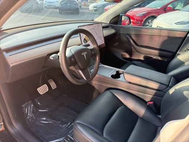 2022 Tesla Model Y Performance - Image 11 of 21