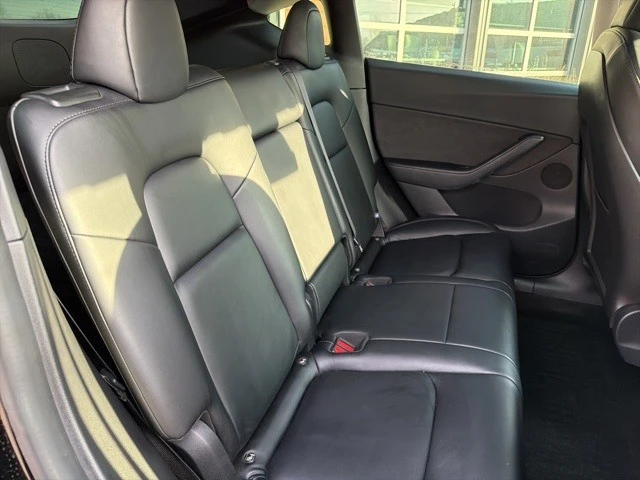 2022 Tesla Model Y Performance - Image 19 of 21