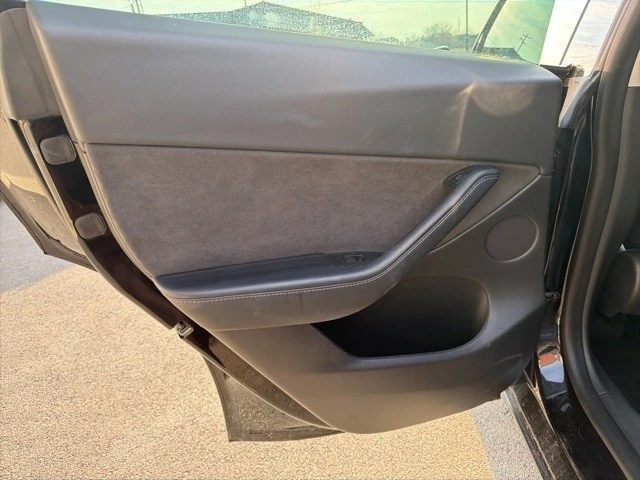 2022 Tesla Model Y Performance - Image 13 of 21