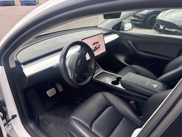 2022 Tesla Model Y Performance - Image 13 of 19
