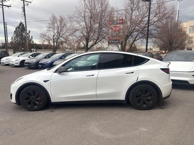 2022 Tesla Model Y Performance - Image 5 of 19