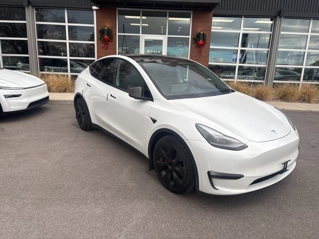 2022 Tesla Model Y Performance - Image 2 of 19
