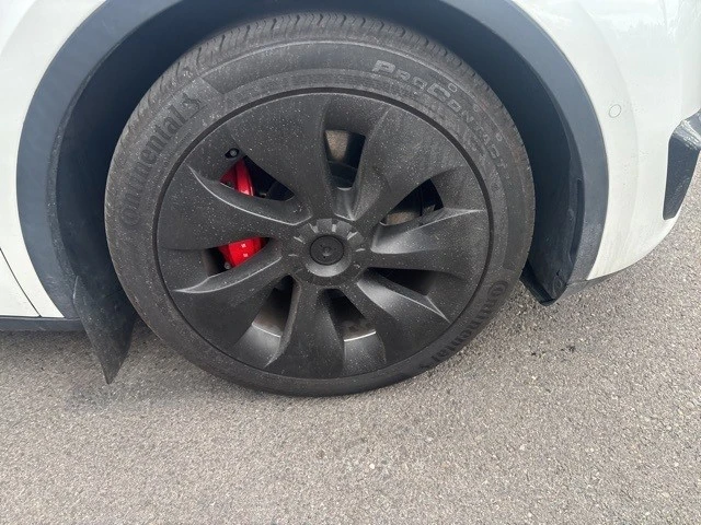 2022 Tesla Model Y Performance - Image 10 of 19